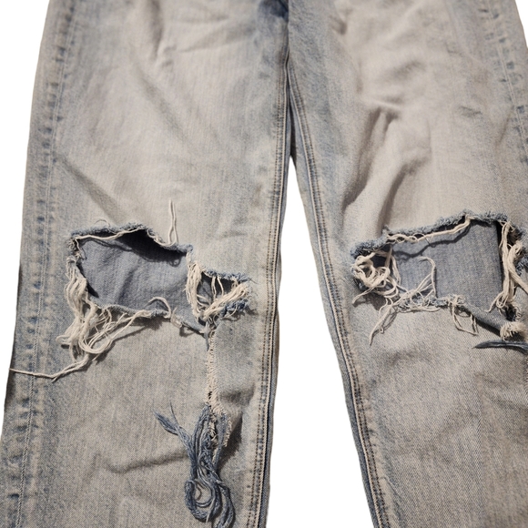 American Eagle Distressed Jeans - Picture 4 of 4
